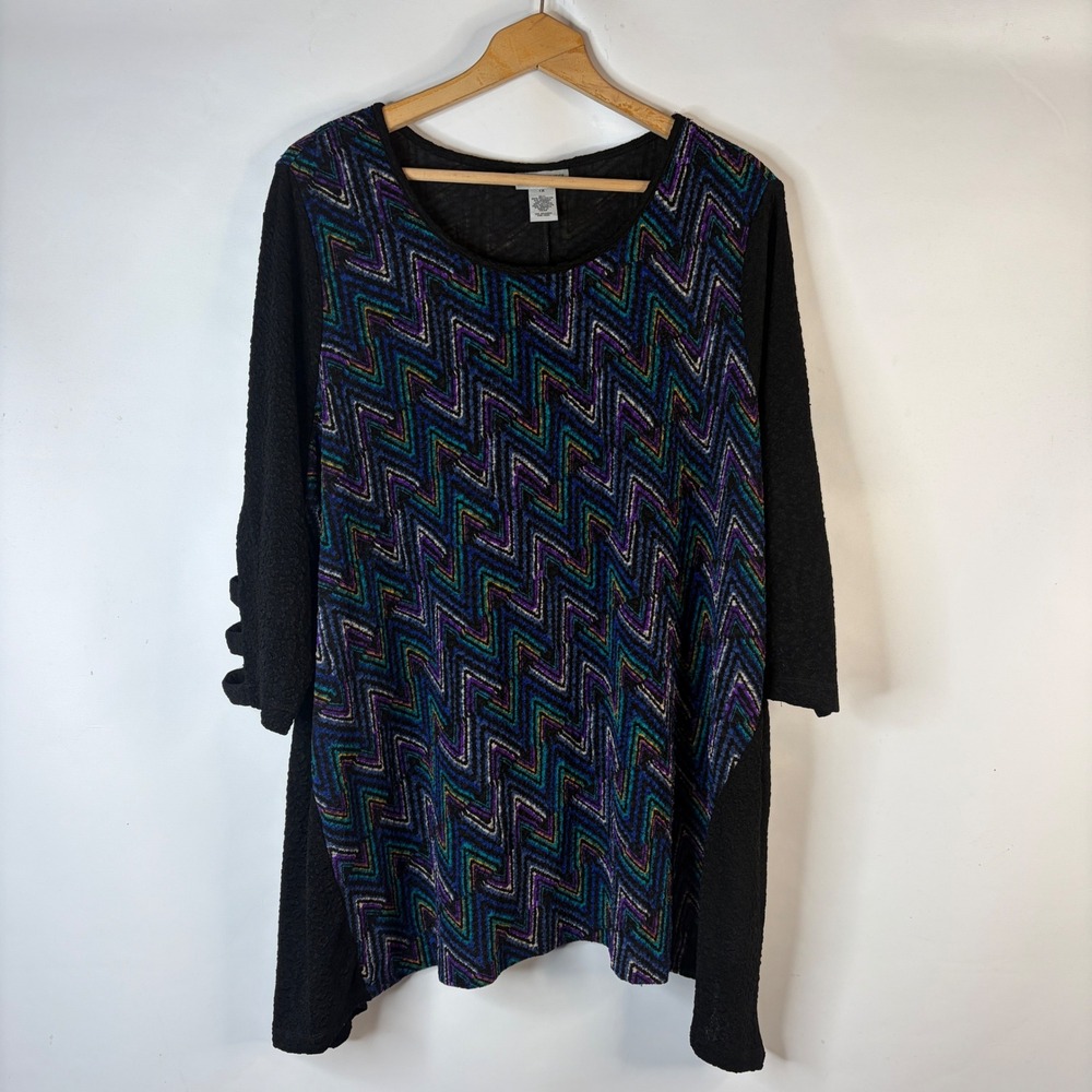 Catherines Tunic Top Women 1X Black Multi Chevron Zigzag Sharkbite 3/4 Sleeve